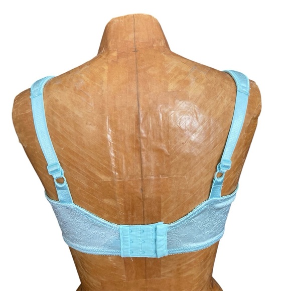 Bali Live It Up Seamless Underwire Bra in Soft Blue Embossed Floral - Picture 2 of 8